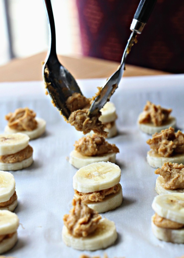 3 Ingredient Frozen Peanut Butter Chocolate Banana Bites (GF, Vegan)