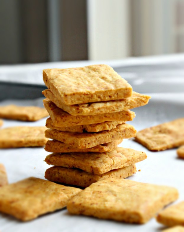 Easy, Low-Carb “Wheat Thins” (GF, Grain-Free, Vegan, Nut Free)