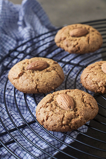 81 Calorie Chinese Almond Cookies 杏仁饼 (Paleo, Oil-Free, DF)