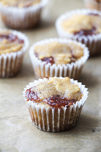Nutella & Jam Swirled Mini Muffins (65 Calories)