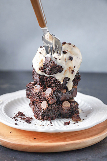 Sweet Potato Vegan Brownies (98 Calorie)