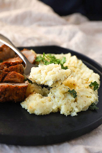 Vegan Cauliflower Mashed Potatoes (GF, Low Carb)