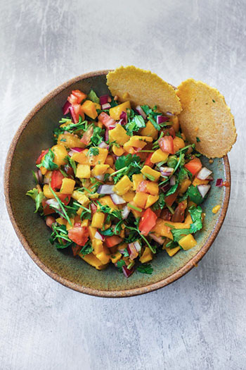 The BEST Mango Salsa (6 ingredients)