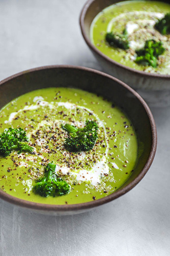 THE BEST Vegan Broccoli Cheddar soup