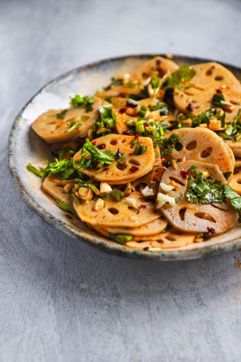 Spicy Chinese Lotus Root Salad 凉拌脆藕 (Vegan, Low Carb)