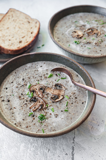 Creamy Mushroom Soup (Vegan)